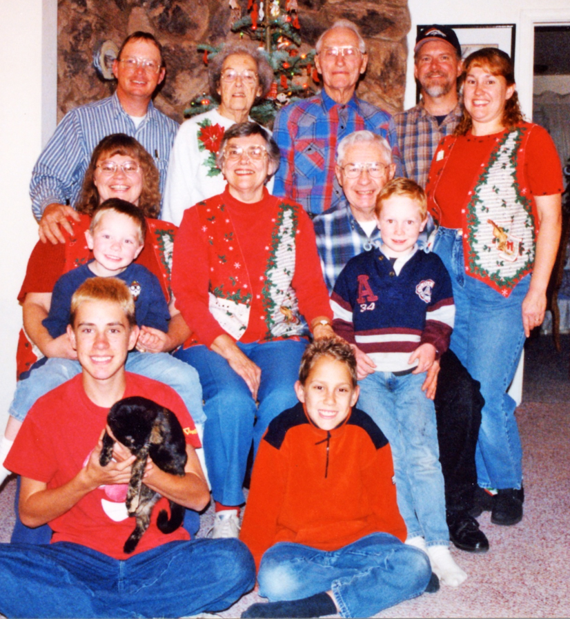 Ked family Christmas photo with the whole family